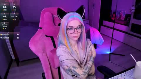 Snapshot of _black_fox__ chatting on October 2025 11:05:01 PM Olivia Subscribe to my Fansly - online show from October 2025 11:05:01 PM