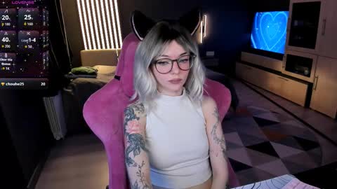 Snapshot of _black_fox__ chatting on February 2026 10:18:01 PM Olivia Subscribe to my Fansly - online show from February 2026 10:18:01 PM