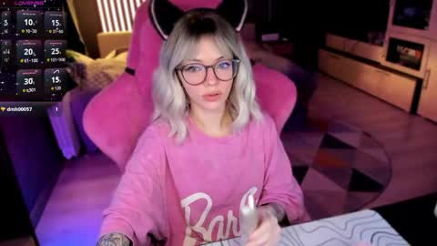 Snapshot of _black_fox__ chatting on April 2026 11:29:01 PM Olivia Subscribe to my Fansly - online show from April 2026 11:29:01 PM