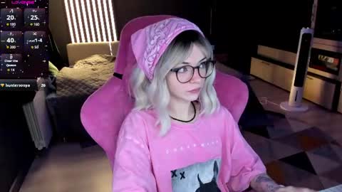 Snapshot of _black_fox__ chatting on June 2026 11:03:02 PM Olivia Subscribe to my Fansly - online show from June 2026 11:03:02 PM
