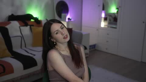 Lili online show from October 2025 11:27:02 AM