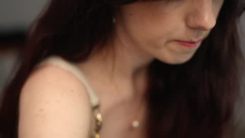 Lili online show from November 2025 12:15:02 PM