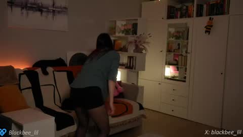 Lili online show from May 2026 05:21:02 PM