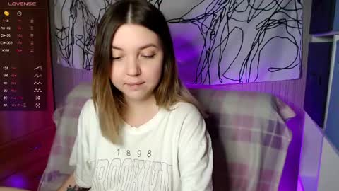 Snapshot of _blonde_barbie_ chatting on June 2026 09:57:02 PM Elizabeth online show from June 2026 09:57:02 PM