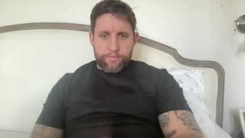 Snapshot of _british_hung_ chatting on January 2026 01:24:01 PM UK BigThick Cock online show from January 2026 01:24:01 PM