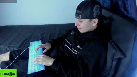 Snapshot of _broken_47 chatting on January 2026 09:46:02 AM FELIPE CAMACHO dont forget to support me with a little hand up online show from January 2026 09:46:02 AM