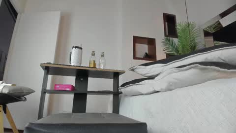 Candy online show from September 2025 02:00:02 PM