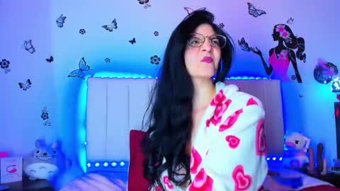 Carolina  online show from February 2026 11:17:01 AM