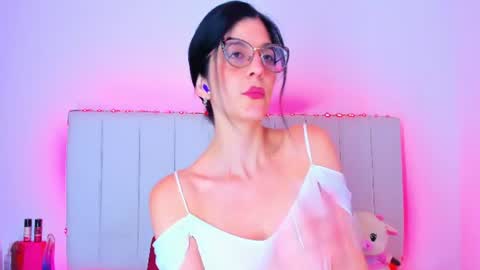 Carolina  online show from July 2026 04:05:02 PM