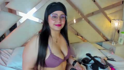 Caroline Sweet online show from December 2024 06:43:01 AM