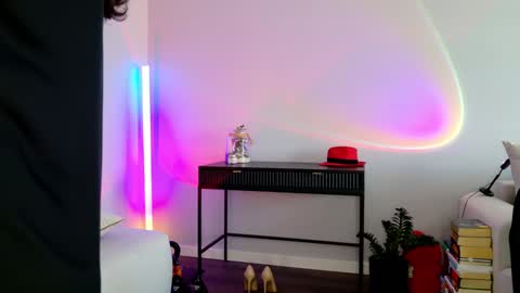 Snapshot of _cava_ chatting on January 2025 10:43:01 AM Carol online show from January 2025 10:43:01 AM