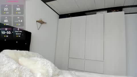 Bella  online show from February 2026 09:24:01 PM