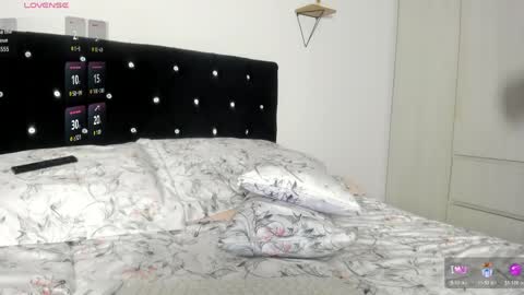 Bella  online show from May 2026 08:38:02 PM