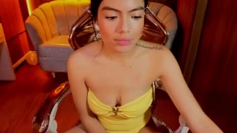 _charlottee_b online show from July 2026 12:45:02 PM
