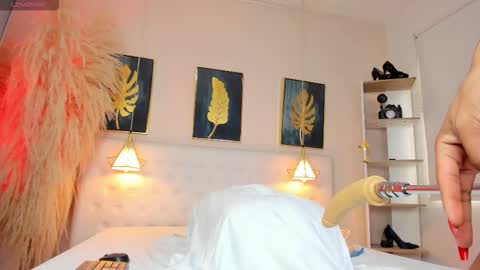 Snapshot of _cinnamon_star chatting on January 2026 07:06:02 PM _cinnamon_star online show from January 2026 07:06:02 PM