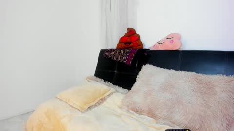 Snapshot of _cloe_1 chatting on December 2024 04:03:02 AM Chloe online show from December 2024 04:03:02 AM