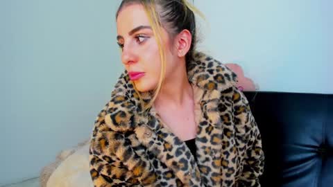 Snapshot of _cloe_1 chatting on December 2024 04:12:02 AM Chloe online show from December 2024 04:12:02 AM