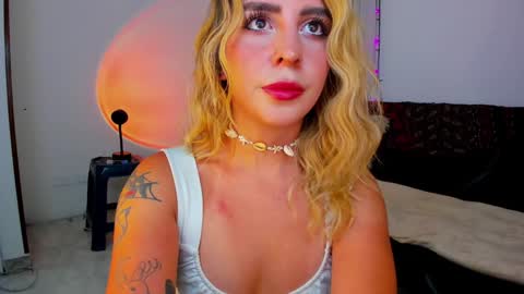 Snapshot of _cloe_1 chatting on January 2025 12:55:02 AM Chloe online show from January 2025 12:55:02 AM