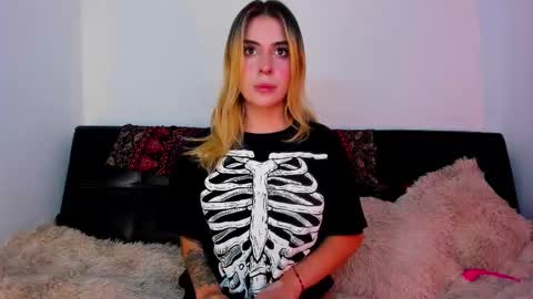 Snapshot of _cloe_1 chatting on February 2025 03:53:01 AM Chloe online show from February 2025 03:53:01 AM