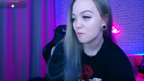 Snapshot of _crazybee_ chatting on February 2025 01:11:01 AM Nica online show from February 2025 01:11:01 AM