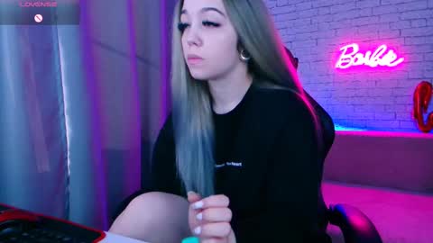 Snapshot of _crazybee_ chatting on February 2025 05:05:02 AM Nica online show from February 2025 05:05:02 AM