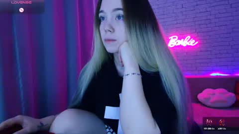 Snapshot of _crazybee_ chatting on September 2025 06:59:02 AM Nica online show from September 2025 06:59:02 AM