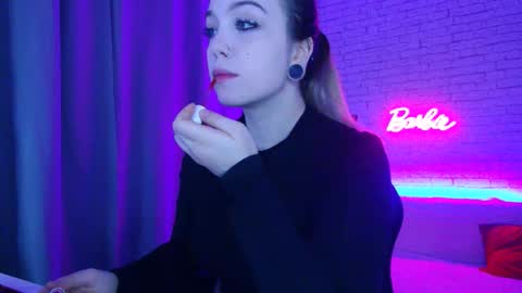 Snapshot of _crazybee_ chatting on November 2025 10:07:01 AM Nica online show from November 2025 10:07:01 AM