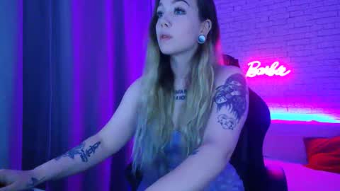 Snapshot of _crazybee_ chatting on December 2025 06:32:01 AM Nica online show from December 2025 06:32:01 AM