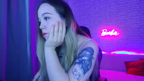 Snapshot of _crazybee_ chatting on December 2025 06:01:02 AM Nica online show from December 2025 06:01:02 AM