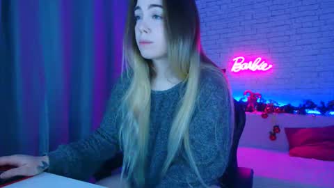 Snapshot of _crazybee_ chatting on January 2026 05:00:01 AM Nica online show from January 2026 05:00:01 AM