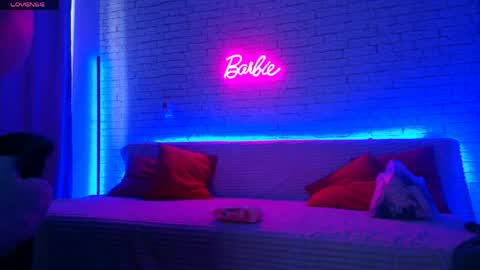 Snapshot of _crazybee_ chatting on April 2026 07:45:01 AM Nica online show from April 2026 07:45:01 AM