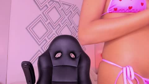 Snapshot of _curly_girl_ chatting on February 2025 07:51:01 PM online show from February 2025 07:51:01 PM