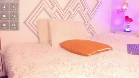 Snapshot of _curly_girl_ chatting on March 2025 02:01:02 AM online show from March 2025 02:01:02 AM