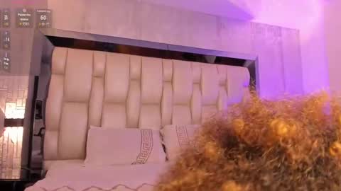 Snapshot of _curly_girl_ chatting on October 2025 07:42:02 PM online show from October 2025 07:42:02 PM