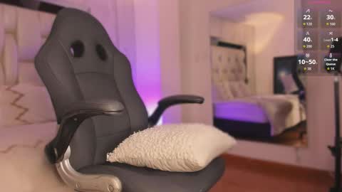 Snapshot of _curly_girl_ chatting on November 2025 09:15:01 PM online show from November 2025 09:15:01 PM