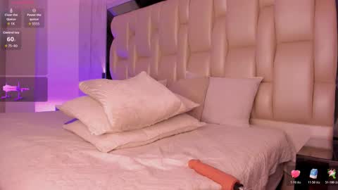     online show from December 2025 07:55:01 PM