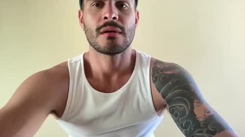 Snapshot of _dantecross_ chatting on September 2025 03:54:01 AM _dantecross_ online show from September 2025 03:54:01 AM