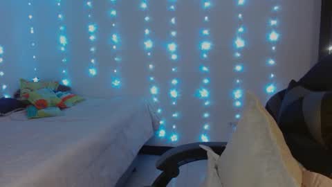 Diana online show from November 2025 10:41:02 PM