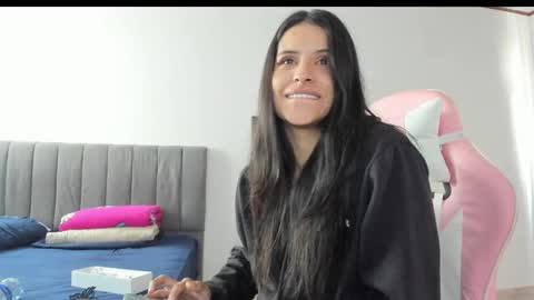 _elektrah online show from January 2025 06:39:01 PM