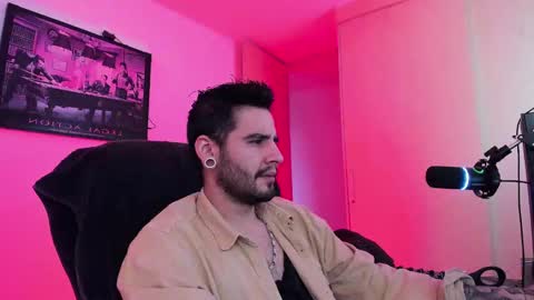  -         online show from February 2025 10:36:01 PM