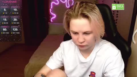 chloue and Gretta online show from March 2025 06:19:01 PM