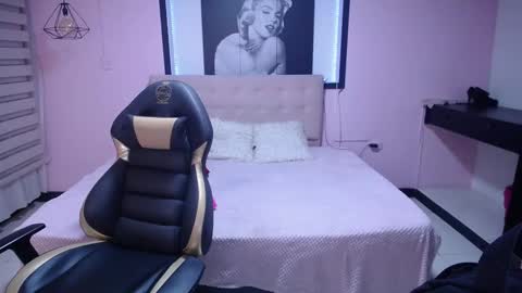 _emaa_ online show from November 2025 12:16:01 PM