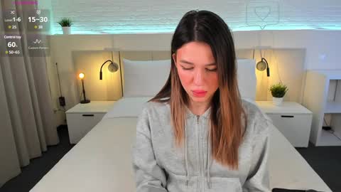 Snapshot of _emiliaa_ chatting on February 2025 08:29:01 AM Milana online show from February 2025 08:29:01 AM