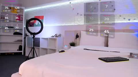 Snapshot of _emiliaa_ chatting on March 2025 06:15:02 AM Milana online show from March 2025 06:15:02 AM