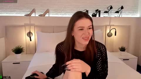 Snapshot of _emiliaa_ chatting on October 2025 03:16:02 AM Milana online show from October 2025 03:16:02 AM