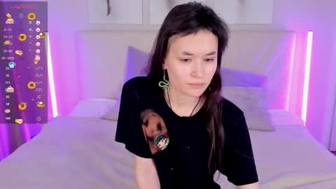 _emily__strike_ online show from November 2025 09:53:01 AM