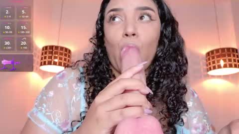 Snapshot of _emily_perez chatting on May 2026 08:10:02 PM _emily_perez online show from May 2026 08:10:02 PM