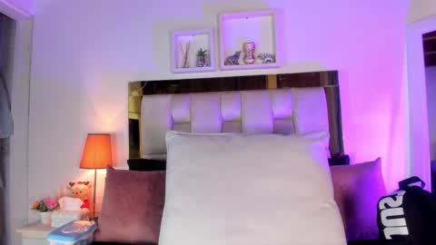 Isabella online show from January 2026 12:07:01 PM