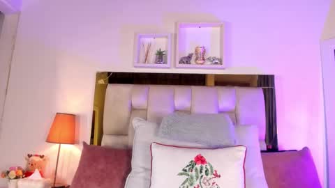 Isabella online show from January 2026 12:09:02 PM