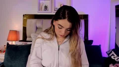 Isabella online show from February 2026 12:04:01 PM